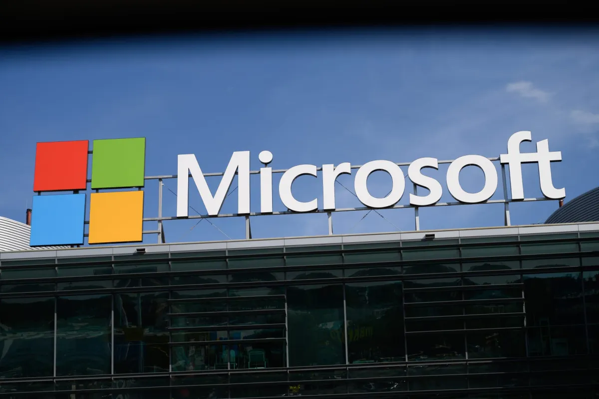 Microsoft cria uma empresa só para *implantar* IA — e isso confirma onde está o gargalo
