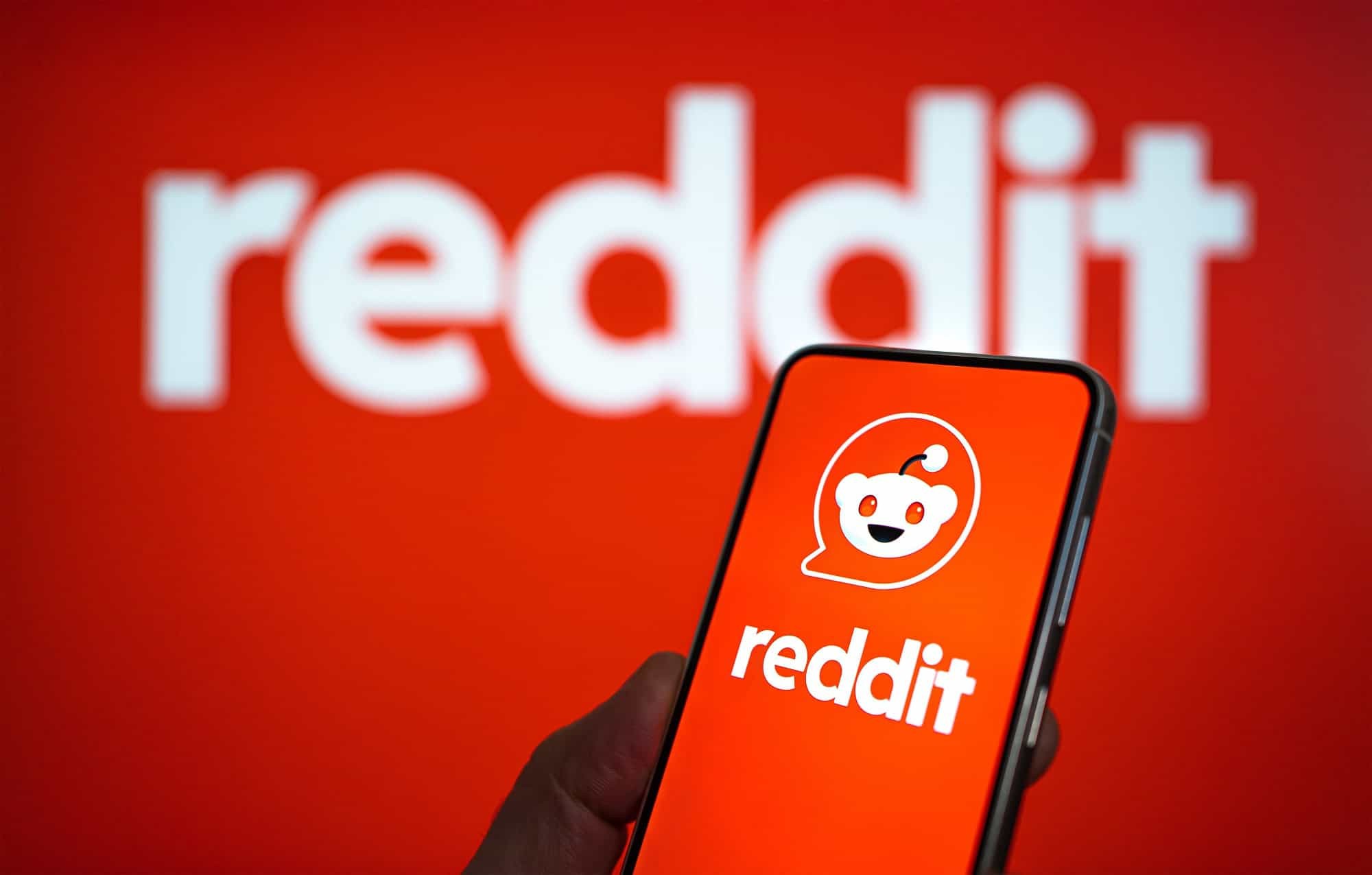 Reddit usa IA para limpar o conteúdo que a IA poluiu